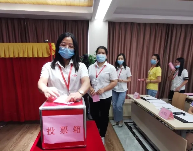 ϲѶ���㶫���Ѹ�Ů��ϻ���ʽ������ (3)