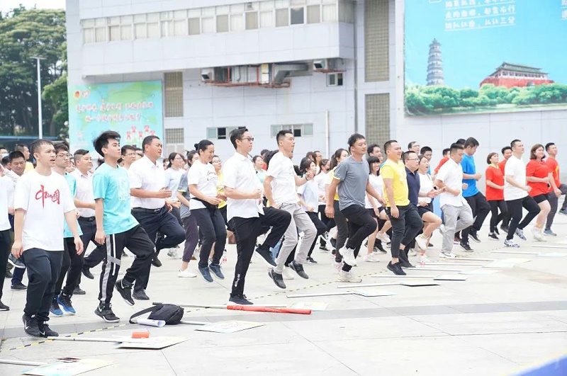 �Ϻ����ҵļ����ǣ�ʯ����ڰ˽�����ְ��Ȥζ���mg����ͻ�ƻ��塰���Ƚ���